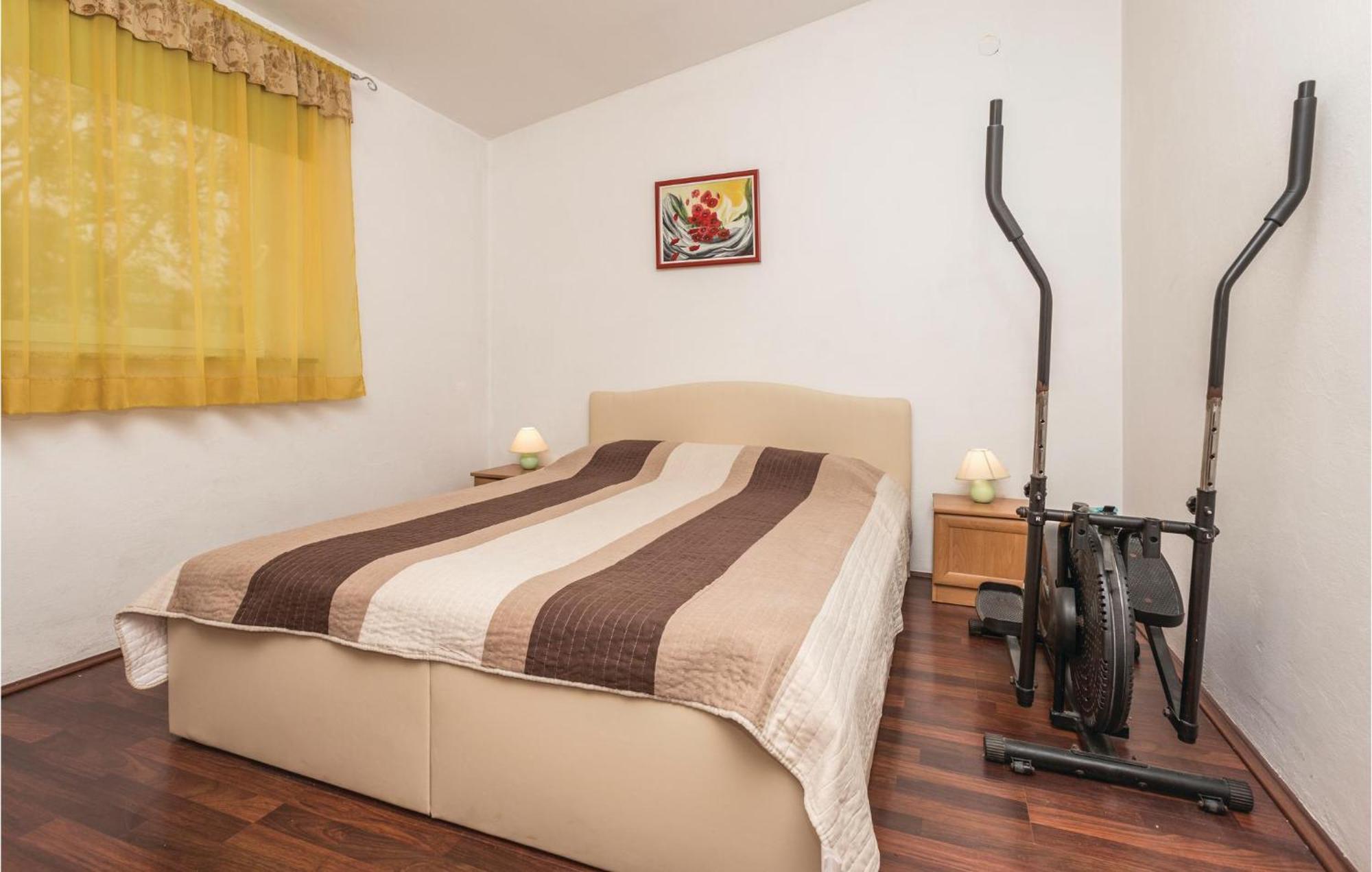3 Bedroom Gorgeous Apartment In Marčana Buitenkant foto