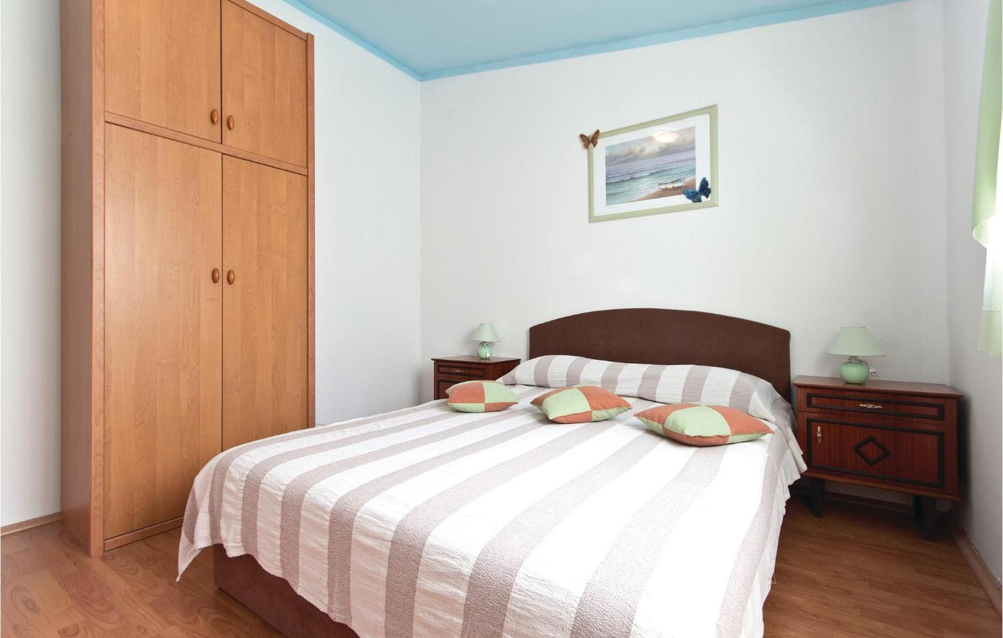 3 Bedroom Gorgeous Apartment In Marčana Buitenkant foto
