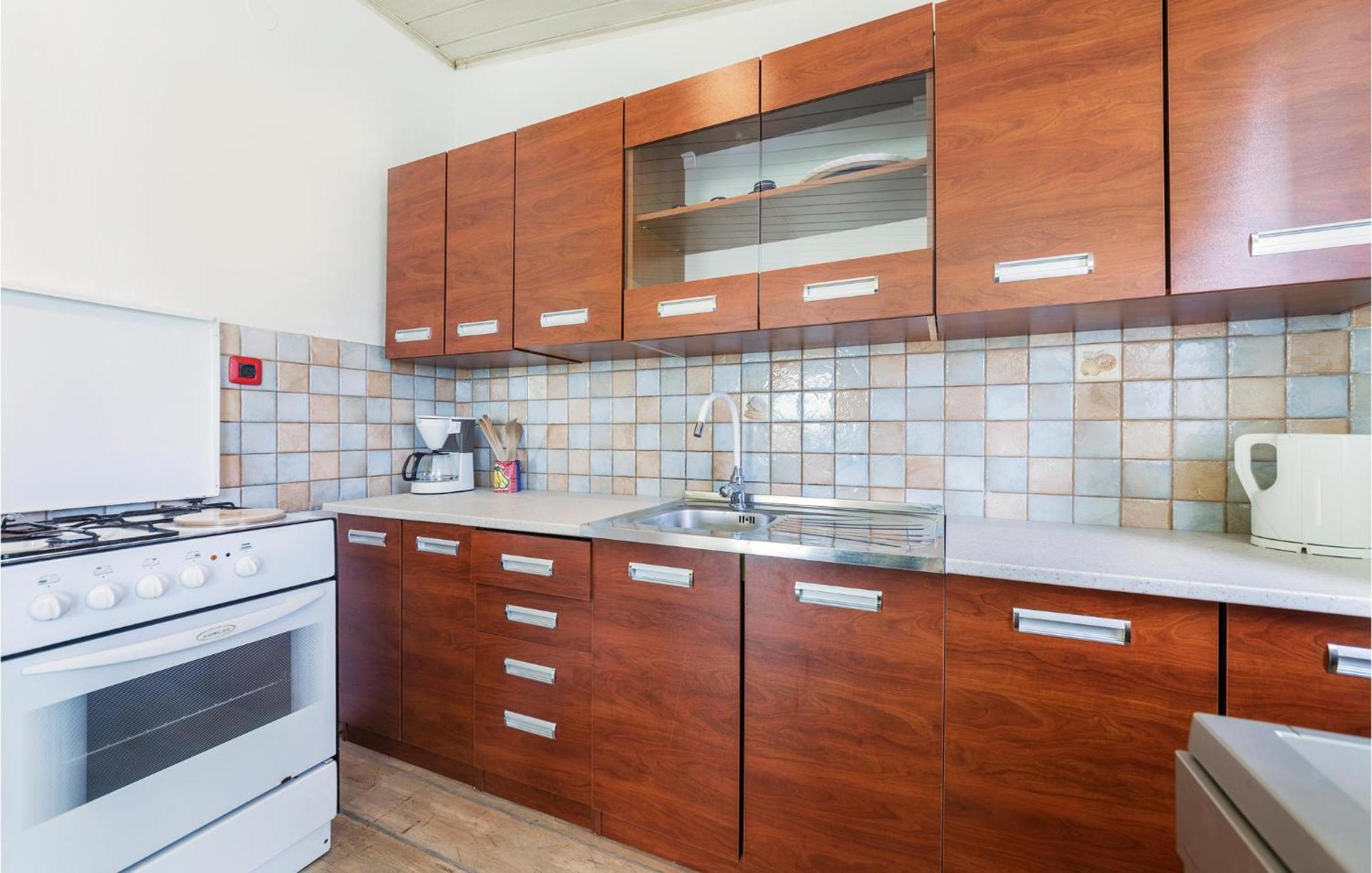 3 Bedroom Gorgeous Apartment In Marčana Buitenkant foto